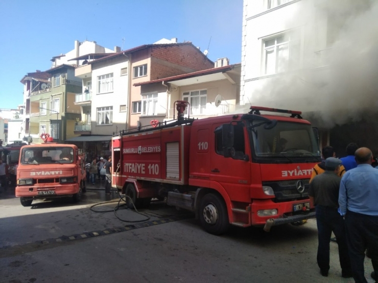 Tekstil Mağazası Alev Alev Yandı