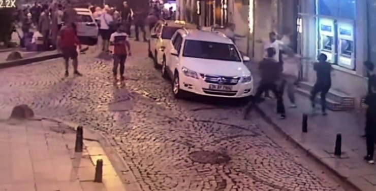 İstanbul’un Göbeğinde Şehir Magandalarının Estirdiği Terör Kamerada