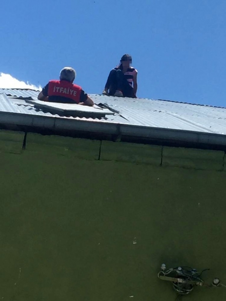 Kars’ta İntihar Etmek İsteyen Kız Çocuğunu İtfaiye Eri Kurtardı