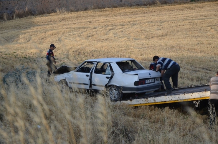 Otomobil Şarampole Uçtu: 2 Yaralı