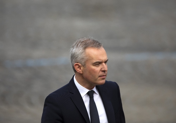 Lüks Harcamalar Fransa Çevre Bakanına İstifa Getirdi