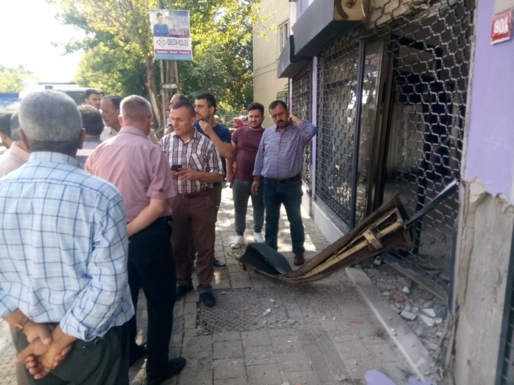 Sancaktepe’de Freni Patlayan İett Otobüsü Dehşet Saçtı: 1 Ölü, 3 Yaralı