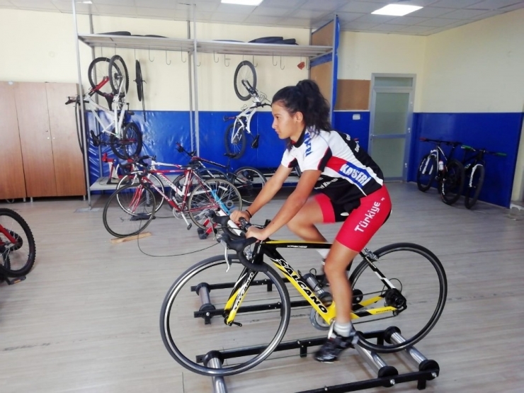 Kayserili Bisikletçilerden Balkan Şampiyonası’nda 3 Gümüş 1 Bronz Madalya