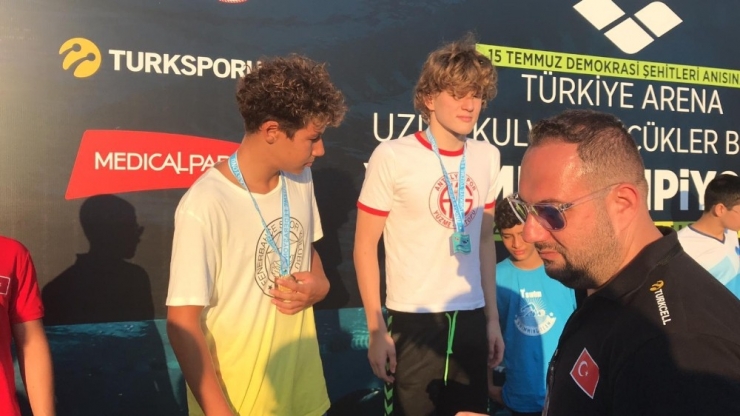 Antalyasporlu Yüzücüler İzmir’den Başarıyla Döndü