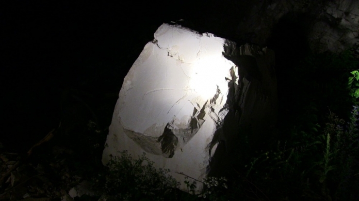 Emekli Öğretmen Kalker Kayalarını Tarım Kirecine Dönüştürdü, Taleplere Yetişemiyor