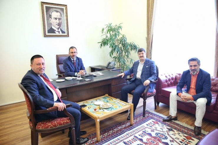 Gençlik Ve Spor Bakanı Kasapoğlu’ndan Bağlar’a Spor Tesisi Müjdesi