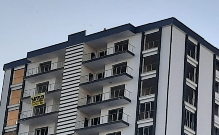 Elazığ’da 12 Katlı Binada İntihara Teşebbüs