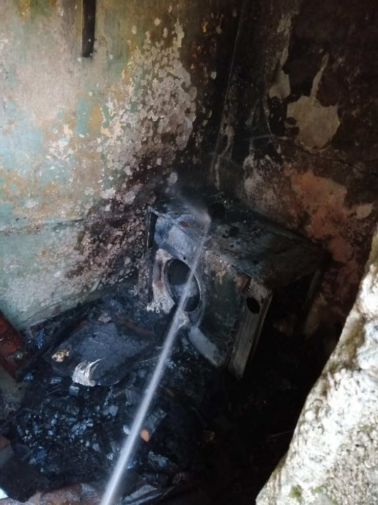 Hatay’da Bir Eve Ait Depoda Yangın