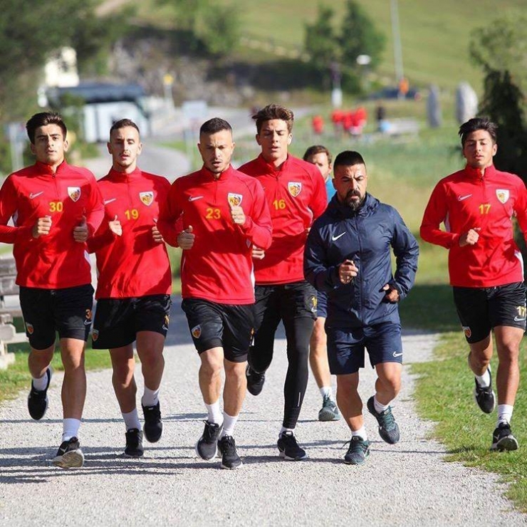 Deniz Türüç, Avusturya Kampında Güç Depoluyor