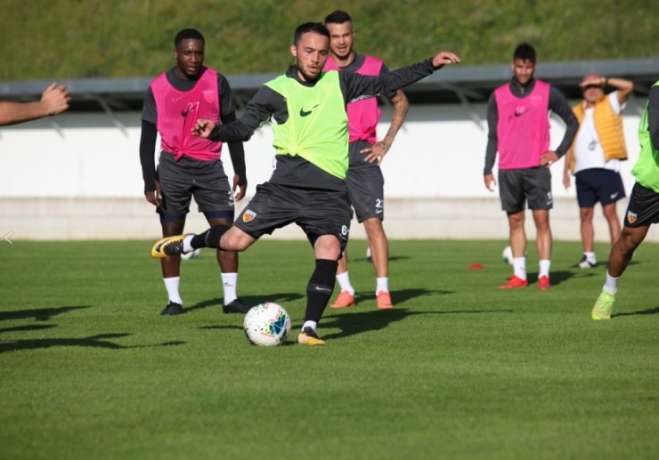 Kayserispor’un Avusturya Kampı Başladı