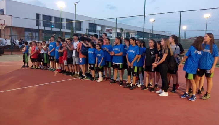 3x3 Sokak Basketbolu Turnuvası Ödül Töreniyle Sona Erdi