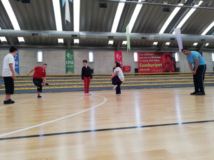 Özel Sporcular Haftanın 4 Günü Spor Yapıyor