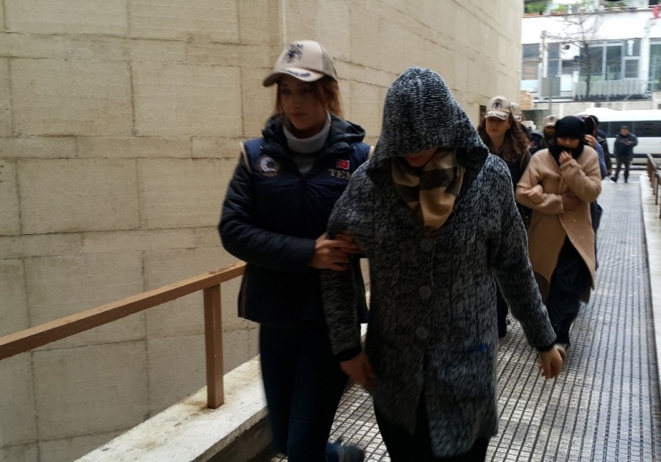 Deaş’lı Kadınların Fransa’dan Suriye’ye Pikapla Yolculuğu Deşifre Oldu