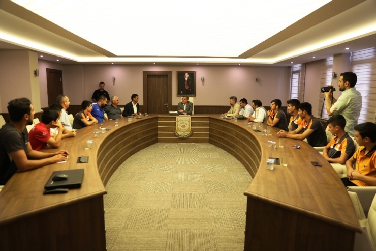 Şanlıurfa’da Dünya Şampiyonu Yetiştiriliyor