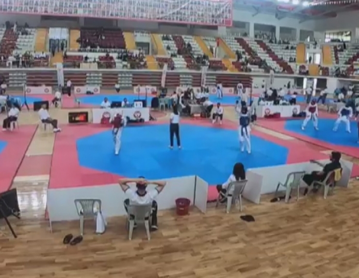 Tekvando Maçında Kazananı Taş - Kağıt - Makas Belirledi