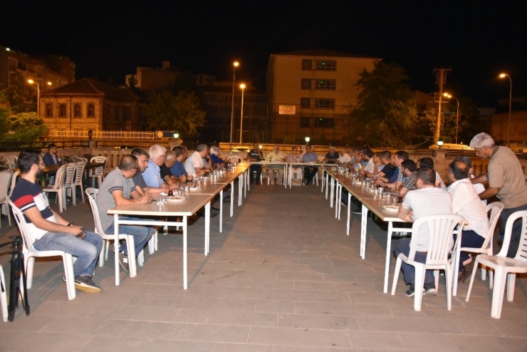 Siverek’te Stk’lar Uygulamalı Bilimler Fakültenin Kapanmaması İçin Toplandı