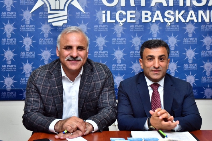 Ak Parti Ortahisar İlçe Başkanlığı’nı Ziyaret Eden Zorluoğlu Projelerini Anlattı