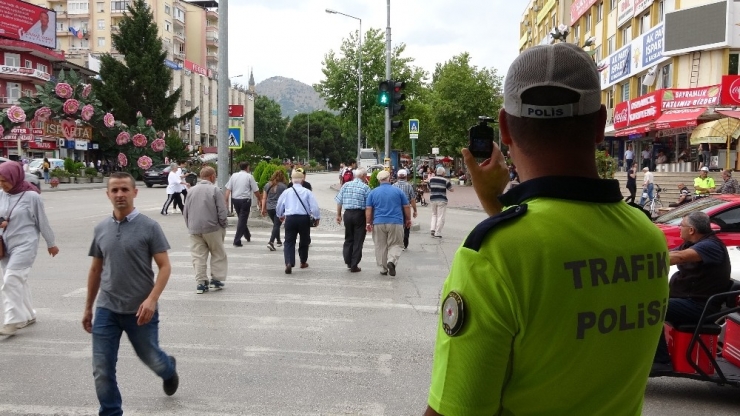 Yayalar İçin ‘Kırmızı’ Alarm, Kamerayla Kayıt Altına Alarak Tek Tek Ceza Yazdılar