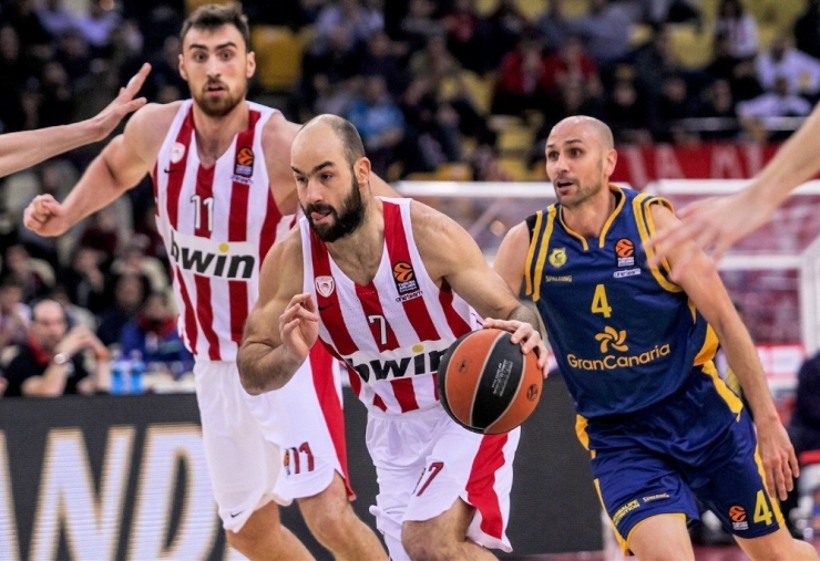 Olympiakos, Vassilis Spanoulis İle 1 Yıl Daha