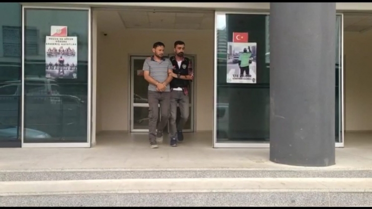 Yabancı Uyruklu Şahıs 2 Bin Adet Yeşil Reçeteli İlaçla Yakalandı