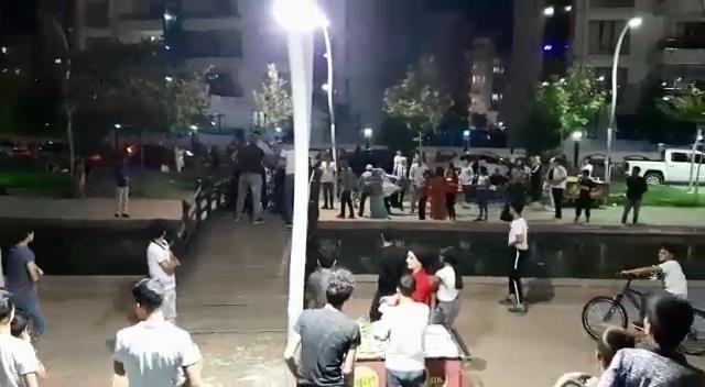 Diyarbakır’da Seyyar Satıcıların Yer Kavgası Kamerada