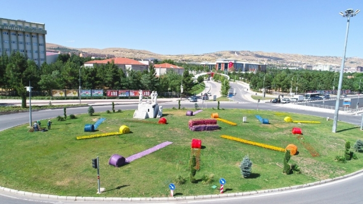 Elazığ’da 400 Bin Çiçek Toprakla Buluştu