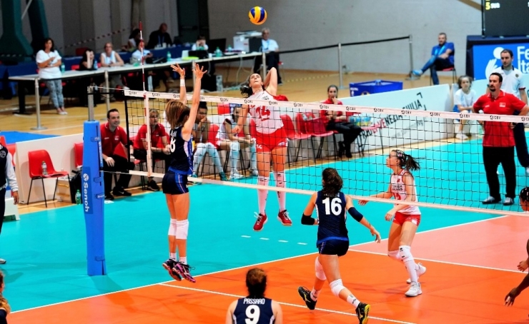 U16 Avrupa Voleybol Şampiyonası’nda Türkiye Yarı Finalde