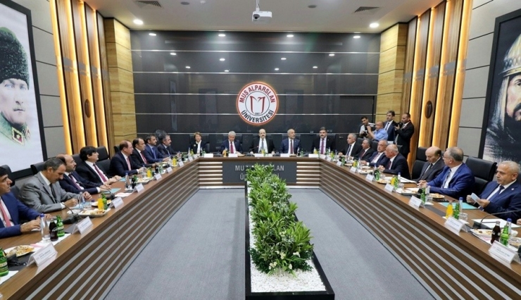 Türkiye’nin Yüksek Öğretimi Masaya Yatırıldı