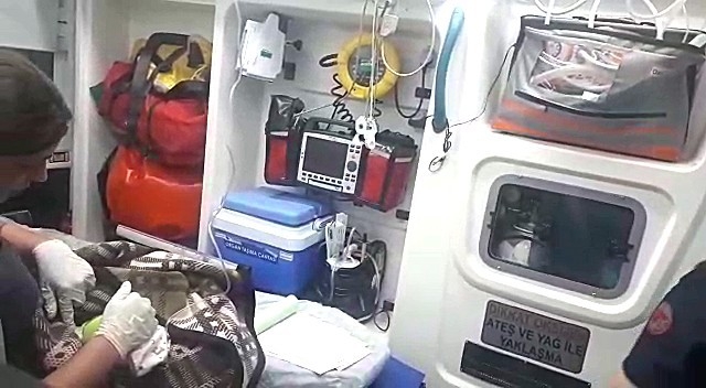 Edremit’te Polis İğne İle Kuyu Kazdı, Anneyi Buldu