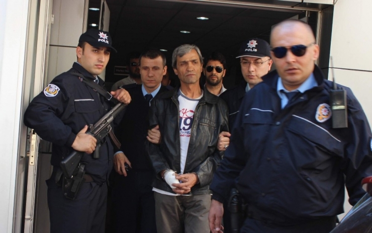 Dini Nikahlı Eşinin Boğazını Kesen Şahsın Cezası, Müebbette Çevrildi