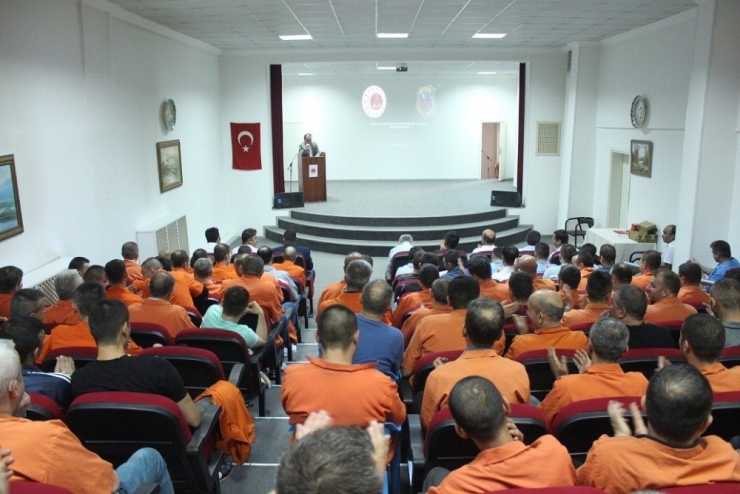 Kütahya Cezaevi Tek Seferde 76 Tutuklu Ve Hükümlüye Kalfalık Belgesi Veren İlk Cezaevi Unvanını Aldı