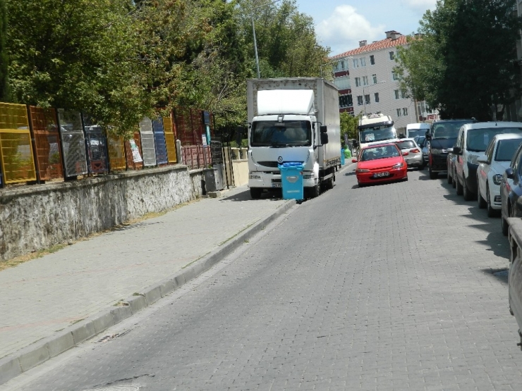 Ters Yöne Giren Araç Trafiği Felç Etti