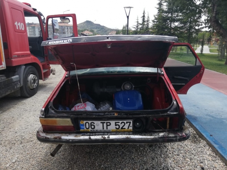 Park Halindeki Otomobil Yandı