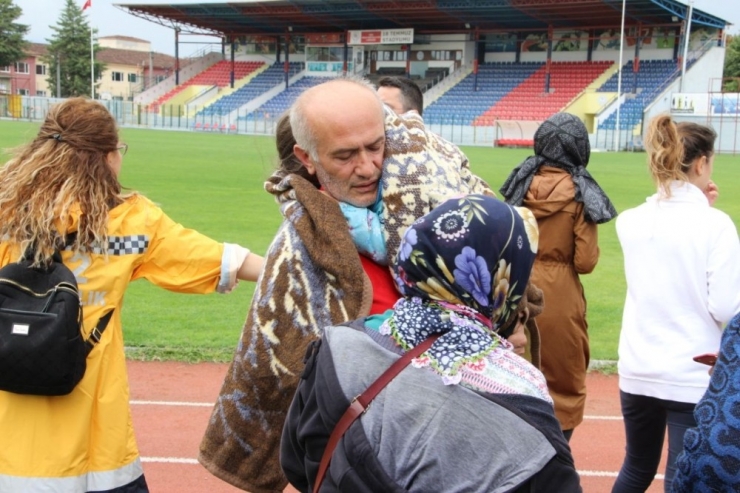 Selin Vurduğu Düzce’de Mahsur Kalan 51 Vatandaş Helikopterlere Kurtarıldı