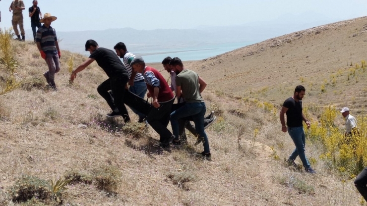 Van’da Göçmenleri Taşıyan Minibüs Takla Attı: 10 Ölü, 25 Yaralı