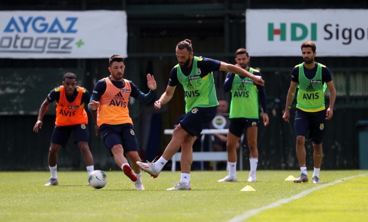 Fenerbahçe Yeni Sezon Hazırlıklarını Sürdürdü