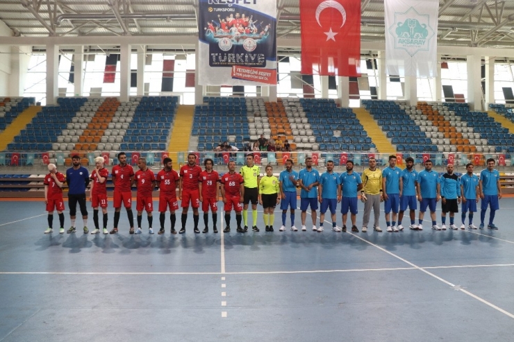 İşitme Engelliler Ve Az Görme Engelliler İlk Kez Maç Yaptı