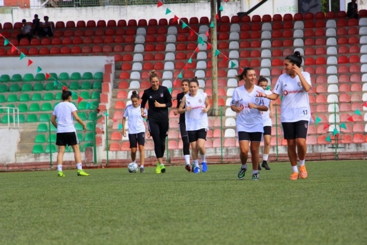 Beşiktaş Kadın Futbol Takımı Osmaneli’nde