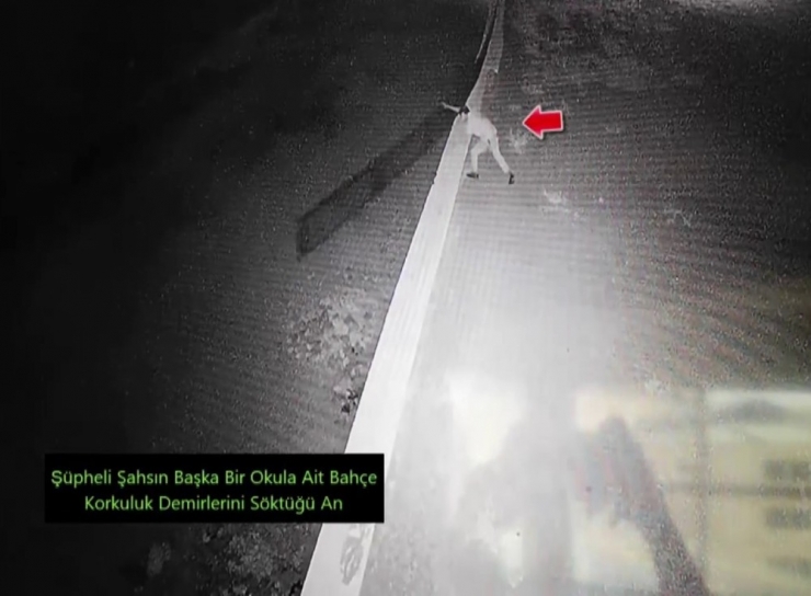 Hırsızların Yeni Hedefi Okulların Demir Korkulukları