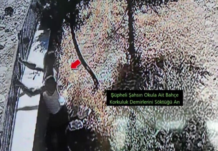 Hırsızların Yeni Hedefi Okulların Demir Korkulukları