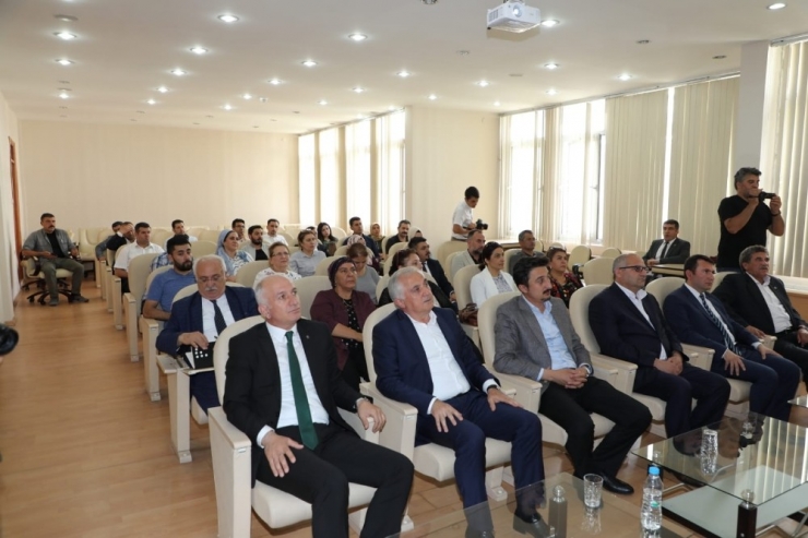 Kars’ta, “Örnek Esnaf Mutlu Müşteri Projesi”nin Tanıtımı Yapıldı