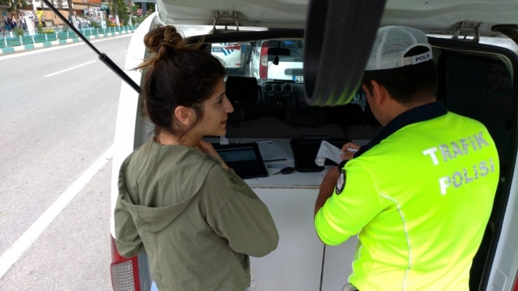 Kırmızı Işıkta Geçen Yayalara Ceza