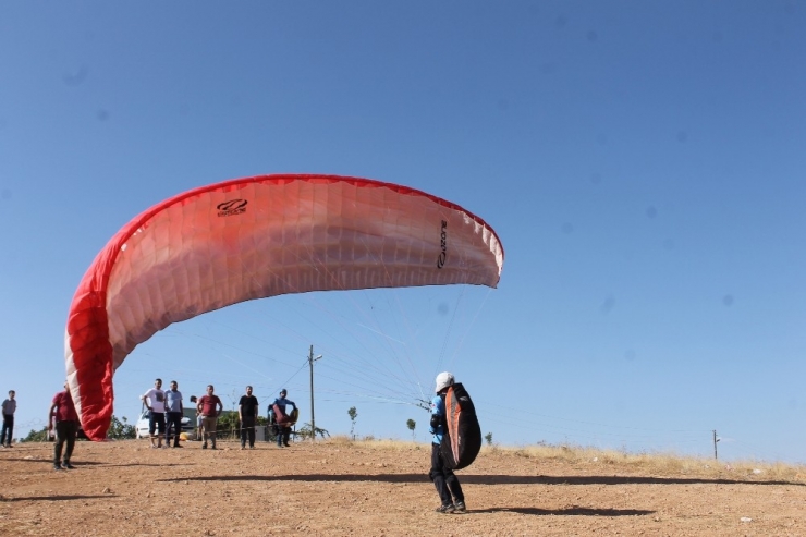 Siirt’te Huzur Ortamının Sağlanmasıyla Yamaç Paraşütüne İlgi Arttı