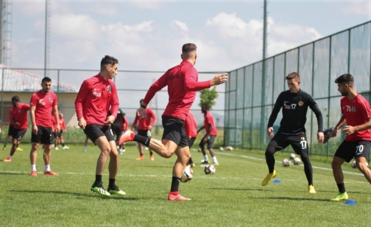 Eskişehirspor Sezon Hazırlıklarına Devam Etti