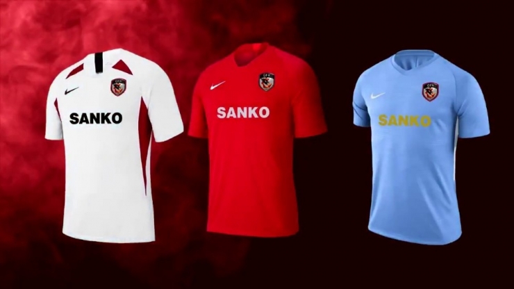 Gazişehir Gaziantep’te Yeni Sezon Formaları Tanıtıldı