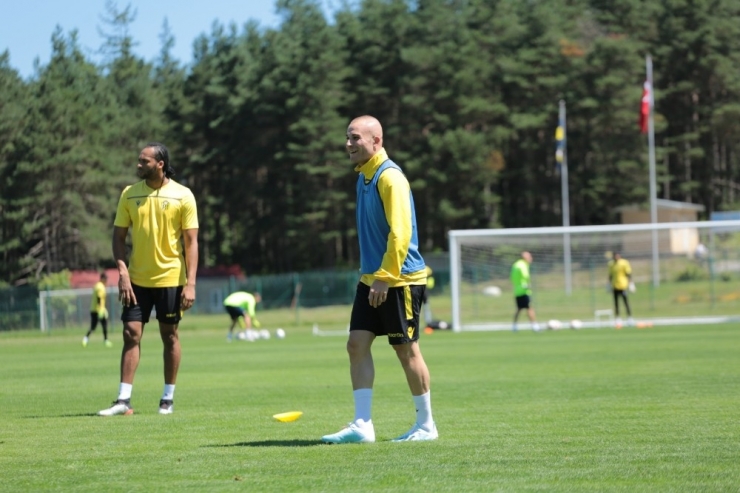 Gökhan Töre Yeni Takımıyla İlk Antrenmanına Çıktı