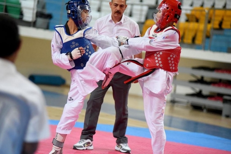 Kdz. Ereğli’de 6 Taekwondo’cu Milli Takım Seçmelerine Katılacak