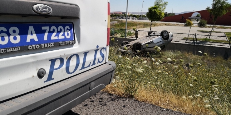 Aksaray’da Otomobil Şarampole Takla Attı: 3 Yaralı