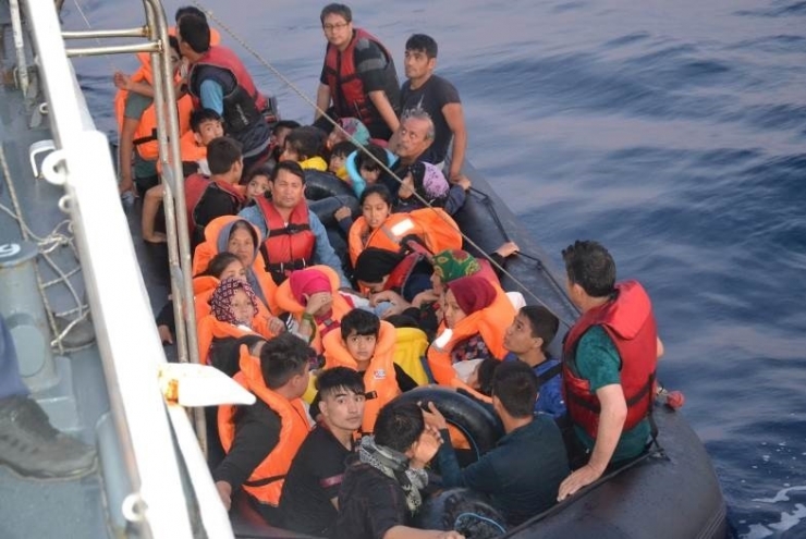 Ayvalık’ta 40 Düzensiz Göçmen Yakalandı