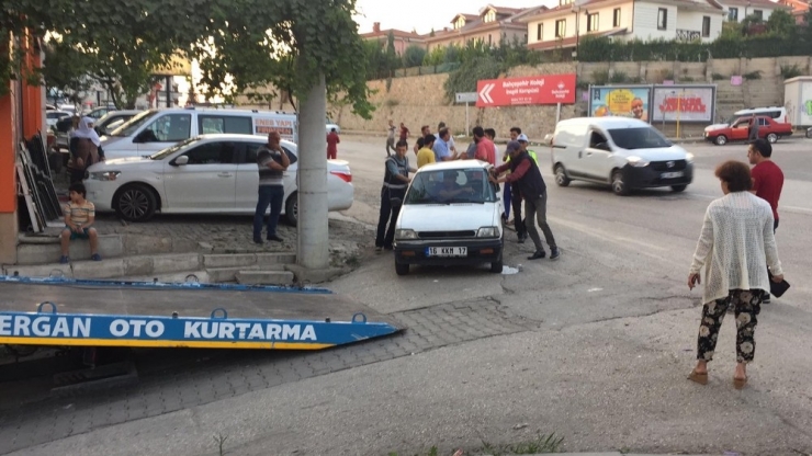 Alanyurt Yolunda Yine Kaza: 2 Yaralı